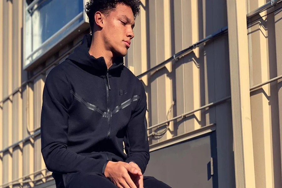 What to Look for When Choosing Tech Fleece Apparel?